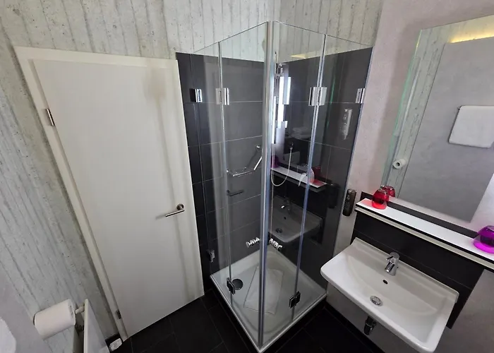 Hotel Cristall - Frankfurt City