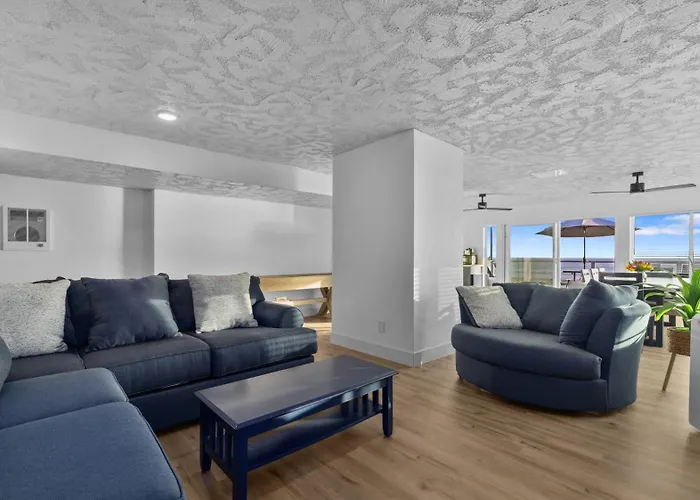 Surfer Beach Hotel