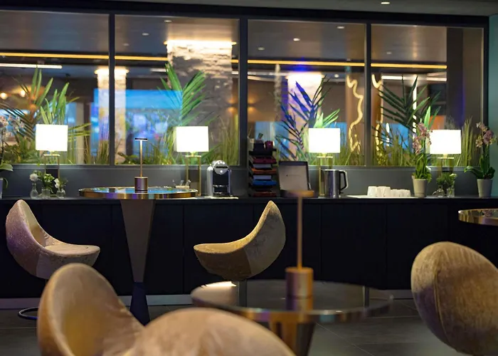  Mercure Orleans Centre Bords De Loire