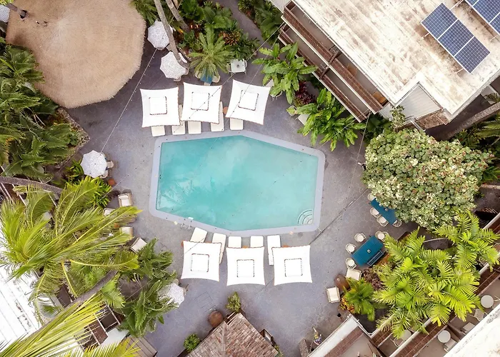 White Sands Hotel