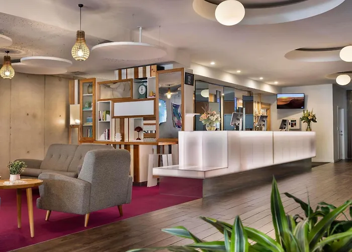 Breakfree On Cashel, An Accor