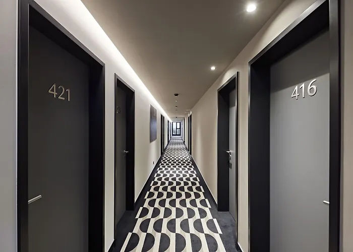 LÉGÈRE HOTEL