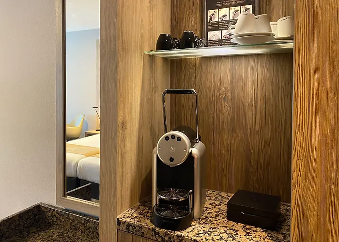 Xo Hotels Blue Square