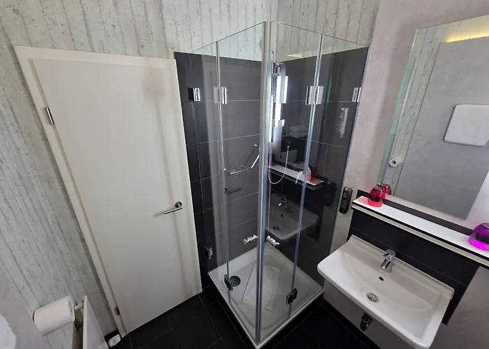 Hotel Cristall - Frankfurt City