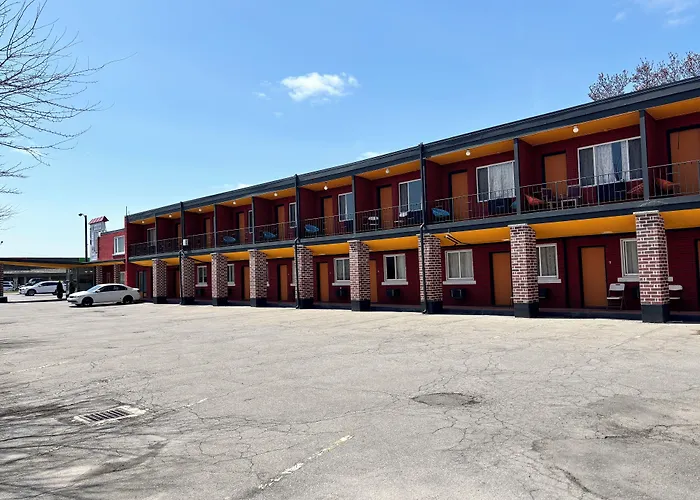 6267 Persepolis Inn