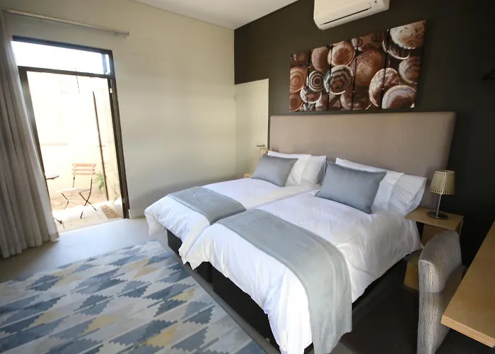  Elegant Guesthouse