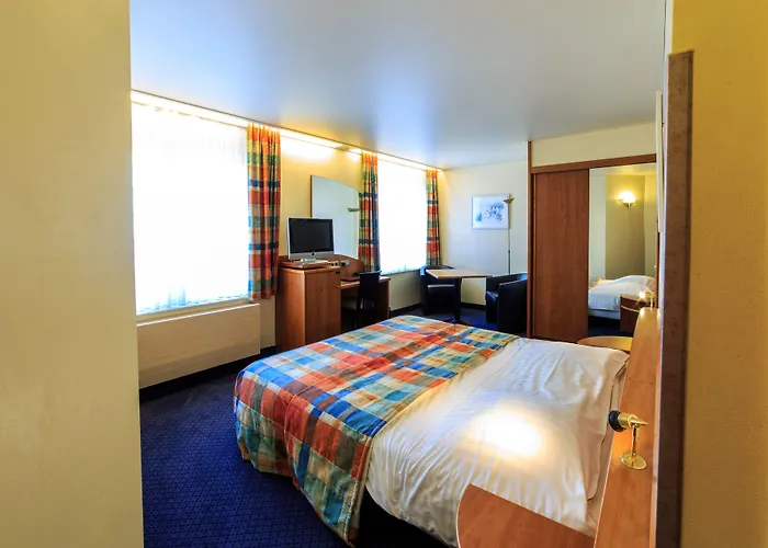 Hotel Pacific