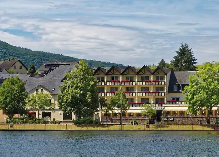 Hotel Am Moselstern- Weinhaus Fuhrmann