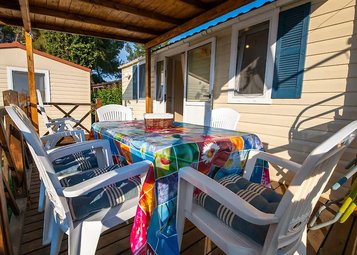 Strandhotel: Camping Media Mobile Homes In Brioni Sunny Camping