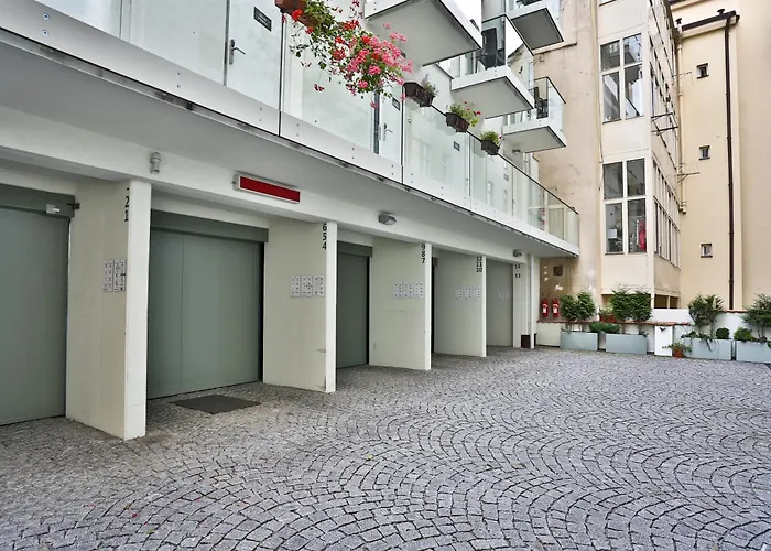 James & Apartments