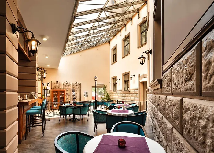 Golf Hotel: City Hotel Teater
