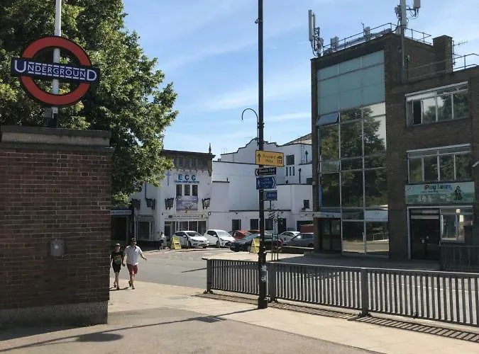 Western Northfields Ealing